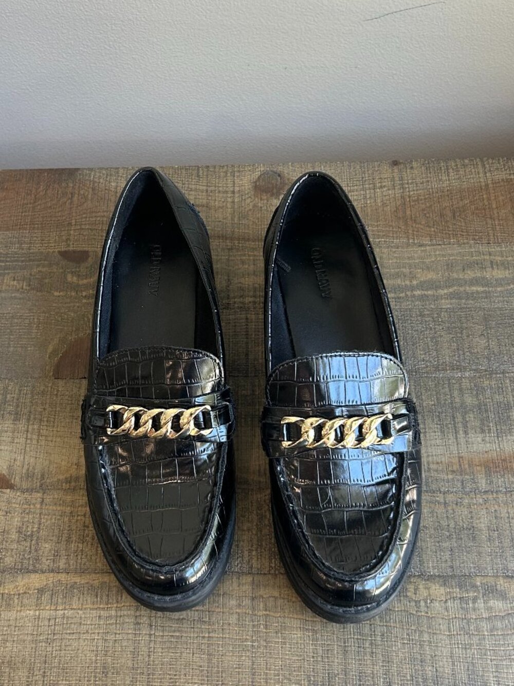 Old Navy Black Patent Croc Pattern Shoe with Gold Buckle Accent